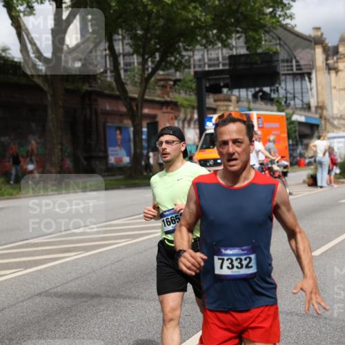 29.06.2025 - hella hamburg halbmarathon Yannick Fuchs http://msf.ph/oto/8190168 29.06.2025 10:43:53 20KM 2013, 2516, 2878, 2937, 3414, 3543, 3562, 3692, 4017, 4832, 5447, 5978, 6115, 6282, 7100, 7332, 7657, 8437, 8454, 8813, 9200, 9491, 9551, 9597, 9619, 9723, 9924, 9965, 10189, 11339, 11819, 11975, 12035, 12203, 12271, 12670, 13159, 13225, 13690, 13976, 14526, 14794, 14838, 15519, 15620, 15966, 16403, 16653, 16731, 16738, 16843, 16877, 16891, 17001, 17753, 17908, 18058, 18350, 18926, 18960, 19109 meine-sportfotos.de