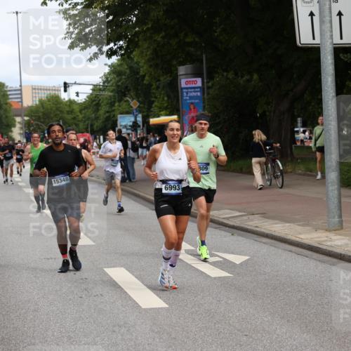 29.06.2025 - hella hamburg halbmarathon Yannick Fuchs http://msf.ph/oto/8190270 29.06.2025 10:31:05 20KM 2121, 2399, 2774, 3809, 6829, 6915, 6990, 6993, 10404, 10852, 11304, 11620, 12051, 12168, 12916, 13991, 14075, 14601, 14622, 15115, 15348, 15621, 16158, 17078, 17217, 18156, 18600 meine-sportfotos.de