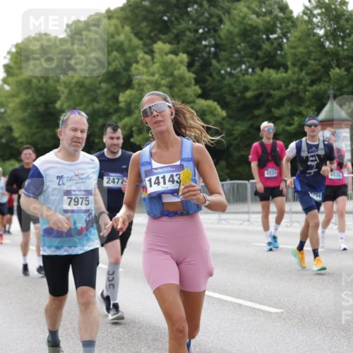 29.06.2025 - hella hamburg halbmarathon Jannik Wohlers http://msf.ph/oto/8190288 29.06.2025 10:24:05 Lombardsbrücke 1064, 1352, 1395, 2132, 2280, 2477, 2944, 3053, 3132, 3421, 3786, 4111, 4162, 4221, 4464, 4719, 5138, 5829, 5830, 6478, 6524, 6526, 6570, 7528, 7975, 8167, 8297, 9063, 11651, 12070, 12210, 12303, 13111, 13113, 13380, 13573, 13638, 13711, 14143, 15796, 18077, 18105, 19080 meine-sportfotos.de