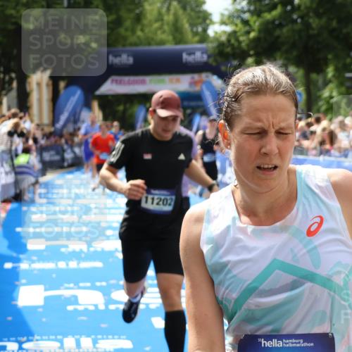 29.06.2025 - hella hamburg halbmarathon Zöllner http://msf.ph/oto/8190401 29.06.2025 10:34:15 Ziel 1080, 3005, 7884, 7901, 9376, 11202, 17751, 18906 meine-sportfotos.de