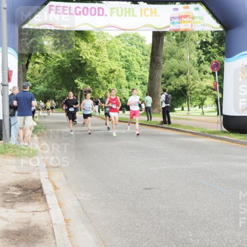 29.06.2025 - hella hamburg halbmarathon MichiJ http://msf.ph/oto/8190454 29.06.2025 10:19:39 Zwischen KM18-KM19 5308, 7186, 10173, 16713, 16736 meine-sportfotos.de