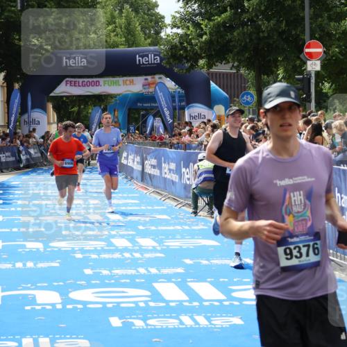 29.06.2025 - hella hamburg halbmarathon Zöllner http://msf.ph/oto/8190525 29.06.2025 10:34:17 Ziel 1080, 3005, 7884, 7901, 14784, 18906 meine-sportfotos.de