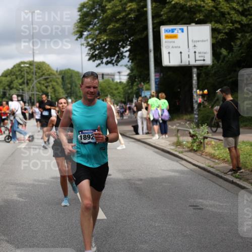 29.06.2025 - hella hamburg halbmarathon Yannick Fuchs http://msf.ph/oto/8190540 29.06.2025 10:43:54 20KM 2516, 2878, 2937, 3414, 3543, 3562, 3692, 4832, 5447, 5978, 6115, 6125, 6282, 7100, 7332, 7657, 8437, 8454, 8813, 8921, 9200, 9491, 9551, 9597, 9723, 9924, 9965, 10189, 11339, 11819, 11975, 12035, 12203, 12271, 12670, 13159, 13225, 13690, 13976, 14526, 14794, 14838, 15519, 15620, 15966, 16403, 16653, 16738, 16843, 16877, 16891, 17001, 17753, 17908, 18058, 18350, 18926, 18960, 19109 meine-sportfotos.de