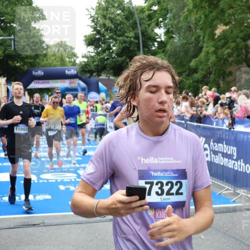 29.06.2025 - hella hamburg halbmarathon Zöllner http://msf.ph/oto/8190563 29.06.2025 10:44:41 Ziel 1468, 1782, 2365, 2402, 3305, 4991, 5476, 6490, 6495, 7710, 10669, 12711, 14351, 14798, 14816, 15862, 16224, 18107, 18437, 18464, 18539, 18560, 18868, 19206 meine-sportfotos.de