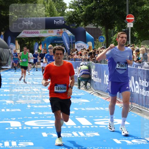 29.06.2025 - hella hamburg halbmarathon Zöllner http://msf.ph/oto/8190600 29.06.2025 10:34:20 Ziel 1002, 1080, 3005, 7901, 14784, 18906 meine-sportfotos.de