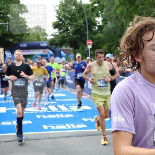 29.06.2025 - hella hamburg halbmarathon Zöllner http://msf.ph/oto/8190604 29.06.2025 10:44:41 Ziel 1468, 1782, 2365, 2402, 3305, 4991, 5476, 6490, 6495, 7710, 10669, 12711, 14351, 14798, 14816, 15862, 16224, 18107, 18437, 18464, 18539, 18560, 18868, 19206 meine-sportfotos.de