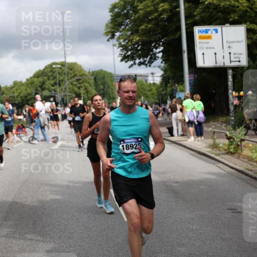 29.06.2025 - hella hamburg halbmarathon Yannick Fuchs http://msf.ph/oto/8190606 29.06.2025 10:43:55 20KM 2516, 2878, 2937, 3414, 3543, 3562, 3692, 4832, 5447, 5978, 6115, 6125, 6282, 7100, 7332, 7657, 8437, 8454, 8576, 8689, 8813, 8921, 9200, 9491, 9551, 9597, 9723, 9924, 9965, 10189, 11339, 11819, 11975, 12035, 12203, 12271, 13159, 13225, 13690, 13976, 14526, 14794, 14838, 15519, 15620, 15966, 16403, 16653, 16738, 16843, 16877, 16891, 17001, 17282, 17753, 17908, 18058, 18350, 18926, 18960, 19109 meine-sportfotos.de