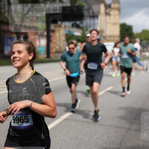 29.06.2025 - hella hamburg halbmarathon Yannick Fuchs http://msf.ph/oto/8190661 29.06.2025 10:43:55 20KM 2516, 2878, 2937, 3414, 3543, 3562, 3692, 4832, 5447, 5978, 6115, 6125, 6282, 7100, 7332, 7657, 8437, 8454, 8576, 8689, 8813, 8921, 9200, 9491, 9551, 9597, 9723, 9924, 9965, 10189, 11339, 11819, 11975, 12035, 12203, 12271, 13159, 13225, 13690, 13976, 14526, 14794, 14838, 15519, 15620, 15966, 16403, 16653, 16738, 16843, 16877, 16891, 17001, 17282, 17753, 17908, 18058, 18350, 18926, 18960, 19109 meine-sportfotos.de