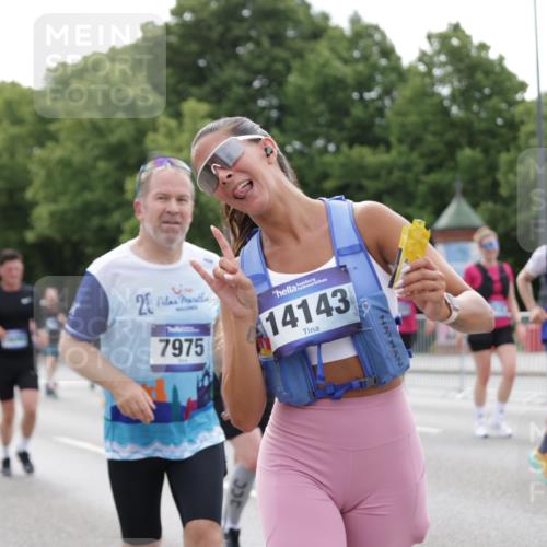 29.06.2025 - hella hamburg halbmarathon Jannik Wohlers http://msf.ph/oto/8190758 29.06.2025 10:24:06 Lombardsbrücke 1064, 1352, 1395, 2132, 2280, 2477, 2944, 3053, 3132, 3421, 3786, 4111, 4162, 4221, 4464, 4719, 5138, 5829, 5830, 6478, 6524, 6526, 6570, 7528, 7975, 8167, 8297, 9063, 11651, 12070, 12303, 13111, 13113, 13380, 13573, 13638, 13711, 14143, 15796, 15975, 18077, 18105, 19080 meine-sportfotos.de