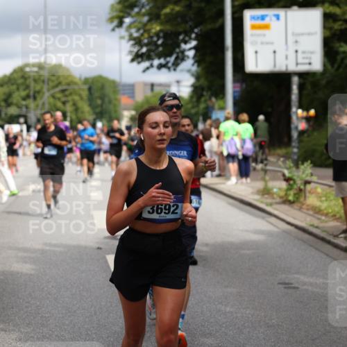 29.06.2025 - hella hamburg halbmarathon Yannick Fuchs http://msf.ph/oto/8190764 29.06.2025 10:43:56 20KM 2516, 2788, 2878, 3414, 3543, 3562, 3692, 4247, 4832, 5447, 5978, 6115, 6125, 6282, 7100, 7332, 7657, 8437, 8454, 8576, 8689, 8813, 8921, 9200, 9491, 9551, 9597, 9723, 9924, 9965, 10189, 11339, 11819, 11975, 12035, 12203, 12271, 13159, 13225, 13690, 13976, 14562, 14794, 14838, 15519, 15620, 15966, 16403, 16653, 16738, 16843, 16877, 16891, 17001, 17282, 17753, 17908, 18058, 18350, 18926, 18960, 19109 meine-sportfotos.de