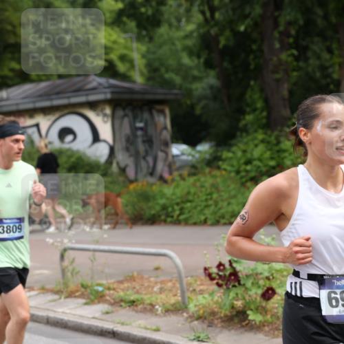 29.06.2025 - hella hamburg halbmarathon Yannick Fuchs http://msf.ph/oto/8190765 29.06.2025 10:31:07 20KM 2121, 2399, 2774, 3809, 6829, 6915, 6990, 6993, 10404, 10852, 11304, 11620, 12051, 12168, 12916, 13991, 14075, 14601, 14622, 15348, 15621, 16158, 17078, 17217, 18156, 18600 meine-sportfotos.de