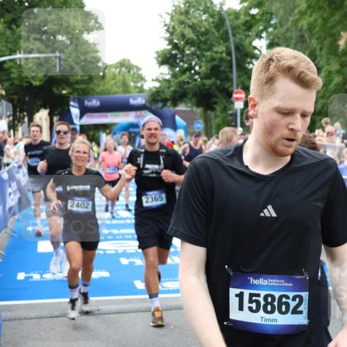 29.06.2025 - hella hamburg halbmarathon Zöllner http://msf.ph/oto/8190785 29.06.2025 10:44:43 Ziel 1782, 2365, 2402, 4991, 5476, 6490, 6495, 10669, 12711, 14351, 14798, 14816, 15185, 15233, 16224, 17251, 18107, 18437, 18464, 18539, 18560, 18868, 19206 meine-sportfotos.de