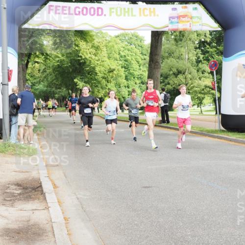 29.06.2025 - hella hamburg halbmarathon MichiJ http://msf.ph/oto/8190794 29.06.2025 10:19:40 Zwischen KM18-KM19 7186, 9571, 10173, 16713, 16736, 17197 meine-sportfotos.de