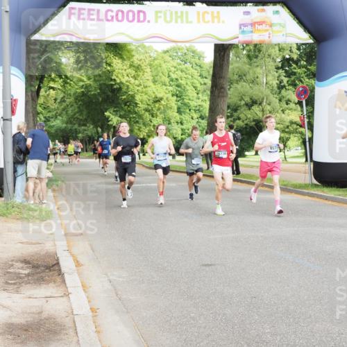29.06.2025 - hella hamburg halbmarathon MichiJ http://msf.ph/oto/8190799 29.06.2025 10:19:40 Zwischen KM18-KM19 7186, 9571, 10173, 16713, 16736, 17197 meine-sportfotos.de