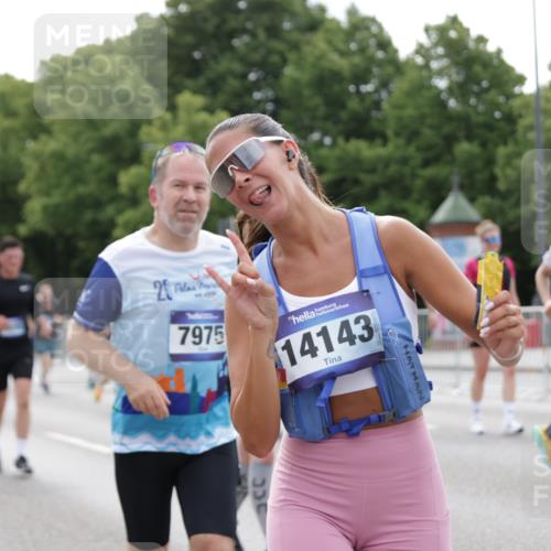 29.06.2025 - hella hamburg halbmarathon Jannik Wohlers http://msf.ph/oto/8190810 29.06.2025 10:24:06 Lombardsbrücke 1064, 1352, 1395, 2132, 2280, 2477, 2944, 3053, 3132, 3421, 3786, 4111, 4162, 4221, 4464, 4719, 5138, 5829, 5830, 6478, 6524, 6526, 6570, 7528, 7975, 8167, 8297, 9063, 11651, 12070, 12303, 13111, 13113, 13380, 13573, 13638, 13711, 14143, 15796, 15975, 18077, 18105, 19080 meine-sportfotos.de