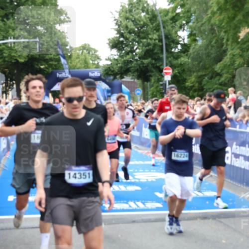 29.06.2025 - hella hamburg halbmarathon Zöllner http://msf.ph/oto/8190955 29.06.2025 10:44:45 Ziel 1782, 2970, 4270, 4991, 6490, 10669, 14816, 15185, 15233, 16224, 17251, 18107, 18437, 18464, 18560, 18868, 19206 meine-sportfotos.de