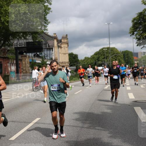 29.06.2025 - hella hamburg halbmarathon Yannick Fuchs http://msf.ph/oto/8190994 29.06.2025 10:43:57 20KM 2516, 2788, 2878, 3414, 3543, 3562, 3692, 4247, 5447, 5978, 6115, 6125, 6282, 7100, 7332, 7657, 8437, 8454, 8576, 8689, 8813, 8921, 9200, 9491, 9551, 9597, 9723, 9965, 10189, 10480, 11339, 11975, 12035, 12203, 12271, 12733, 13159, 13225, 13463, 13690, 13976, 14562, 14794, 14838, 15519, 15620, 15966, 16403, 16653, 16738, 16843, 16877, 16891, 17001, 17282, 17753, 17908, 18350, 18926, 18960, 19109 meine-sportfotos.de