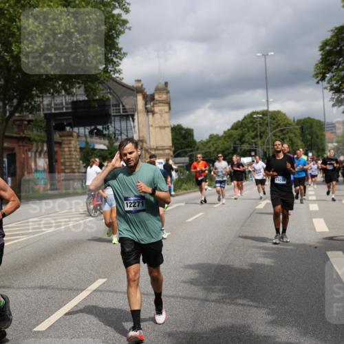 29.06.2025 - hella hamburg halbmarathon Yannick Fuchs http://msf.ph/oto/8191049 29.06.2025 10:43:57 20KM 2516, 2788, 2878, 3414, 3543, 3562, 3692, 4247, 5447, 5978, 6115, 6125, 6282, 7100, 7332, 7657, 8437, 8454, 8576, 8689, 8813, 8921, 9200, 9491, 9551, 9597, 9723, 9965, 10189, 10480, 11339, 11975, 12035, 12203, 12271, 12733, 13159, 13225, 13463, 13690, 13976, 14562, 14794, 14838, 15519, 15620, 15966, 16403, 16653, 16738, 16843, 16877, 16891, 17001, 17282, 17753, 17908, 18350, 18926, 18960, 19109 meine-sportfotos.de