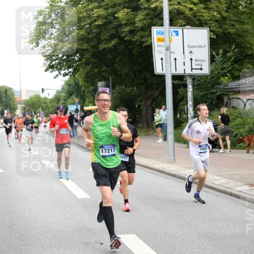 29.06.2025 - hella hamburg halbmarathon Yannick Fuchs http://msf.ph/oto/8191119 29.06.2025 10:31:09 20KM 1571, 2121, 2399, 2774, 3809, 6915, 6993, 9313, 10404, 10852, 11120, 11304, 11620, 12051, 12168, 12916, 13991, 14075, 14601, 14622, 15348, 15621, 16158, 17078, 17217, 18156, 18600 meine-sportfotos.de