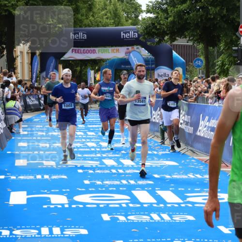 29.06.2025 - hella hamburg halbmarathon Zöllner http://msf.ph/oto/8191123 29.06.2025 10:34:26 Ziel 1002, 5550, 9686, 14784, 16417, 18099 meine-sportfotos.de