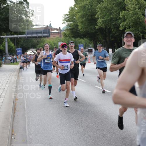 29.06.2025 - hella hamburg halbmarathon Jannik Wohlers http://msf.ph/oto/8191124 29.06.2025 09:45:09 Lombardsbrücke 57, 1707, 1990, 2689, 3043, 4050, 4129, 4679, 4698, 4749, 5070, 5328, 5746, 5826, 6358, 7272, 7389, 7481, 7651, 7723, 8190, 8209, 8883, 9137, 9571, 9634, 10017, 10171, 10876, 11120, 11413, 11857, 12234, 12308, 12691, 12988, 13066, 13618, 14028, 14395, 14466, 14784, 15621, 15826, 15887, 16712, 17151, 17191, 17197, 17802, 18099, 18102, 18177, 18692, 19194, 19202, 19203, 19204 meine-sportfotos.de
