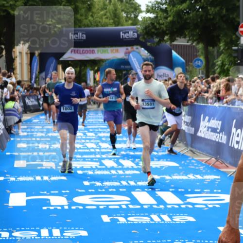 29.06.2025 - hella hamburg halbmarathon Zöllner http://msf.ph/oto/8191171 29.06.2025 10:34:27 Ziel 1002, 5550, 6305, 9686, 16417, 18099 meine-sportfotos.de
