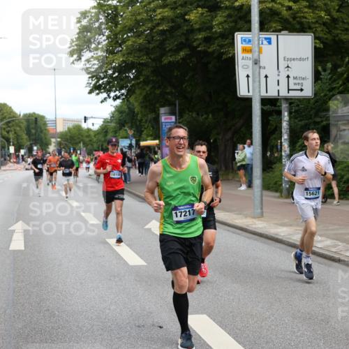 29.06.2025 - hella hamburg halbmarathon Yannick Fuchs http://msf.ph/oto/8191173 29.06.2025 10:31:09 20KM 1571, 2121, 2399, 2774, 3809, 6915, 6993, 9313, 10404, 10852, 11120, 11304, 11620, 12051, 12168, 12916, 13991, 14075, 14601, 14622, 15348, 15621, 16158, 17078, 17217, 18156, 18600 meine-sportfotos.de