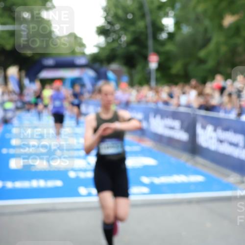 29.06.2025 - hella hamburg halbmarathon Zöllner http://msf.ph/oto/8191203 29.06.2025 10:44:48 Ziel 1941, 2970, 3004, 3785, 4270, 4915, 7325, 15185, 15233, 16834, 17251, 18437, 19207 meine-sportfotos.de