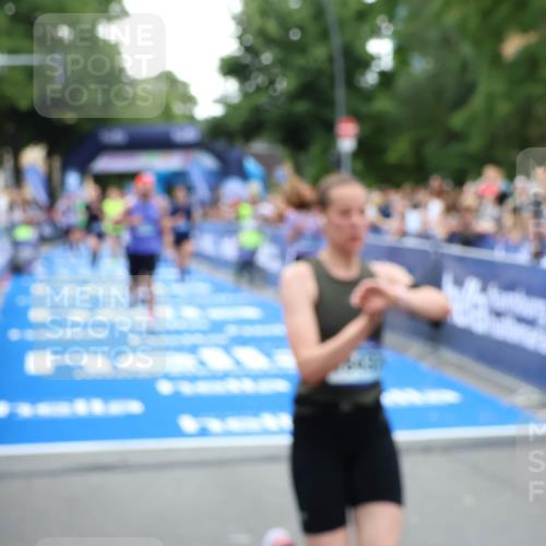 29.06.2025 - hella hamburg halbmarathon Zöllner http://msf.ph/oto/8191214 29.06.2025 10:44:49 Ziel 1941, 2970, 3004, 3098, 3785, 4270, 4915, 7056, 7167, 7325, 15185, 15233, 16834, 17251, 18437, 19207, 19210 meine-sportfotos.de