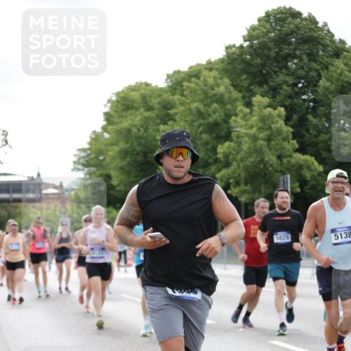 29.06.2025 - hella hamburg halbmarathon Jannik Wohlers http://msf.ph/oto/8191237 29.06.2025 10:24:12 Lombardsbrücke 1064, 1352, 1395, 2280, 2944, 3053, 3099, 3113, 3132, 3421, 3786, 4111, 4221, 4464, 5138, 5829, 5830, 6261, 6570, 7975, 10907, 11651, 11816, 11817, 12070, 12303, 13111, 13113, 13380, 13573, 13638, 14143, 15796, 15975, 18105, 19080 meine-sportfotos.de