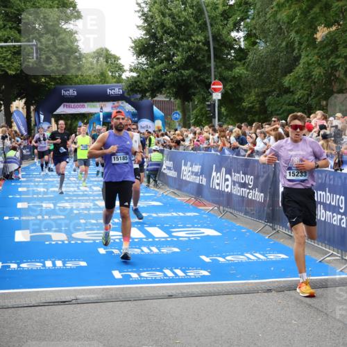 29.06.2025 - hella hamburg halbmarathon Zöllner http://msf.ph/oto/8191273 29.06.2025 10:44:50 Ziel 1941, 2970, 3004, 3098, 3785, 4270, 4915, 7056, 7167, 7325, 15185, 15233, 16834, 17251, 19207, 19210 meine-sportfotos.de