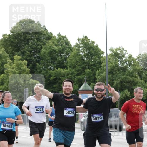 29.06.2025 - hella hamburg halbmarathon Jannik Wohlers http://msf.ph/oto/8191305 29.06.2025 10:24:14 Lombardsbrücke 1352, 1395, 2280, 2944, 3053, 3099, 3113, 3132, 3421, 3786, 4111, 4221, 5138, 5829, 5830, 6261, 6570, 10907, 11651, 11816, 11817, 12070, 12303, 13111, 13113, 13380, 13638, 14143, 14898, 15796, 15975, 17535, 18105, 19080 meine-sportfotos.de