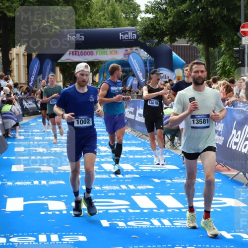 29.06.2025 - hella hamburg halbmarathon Zöllner http://msf.ph/oto/8191314 29.06.2025 10:34:28 Ziel 1002, 5550, 6305, 9686, 13618, 16417, 18099 meine-sportfotos.de