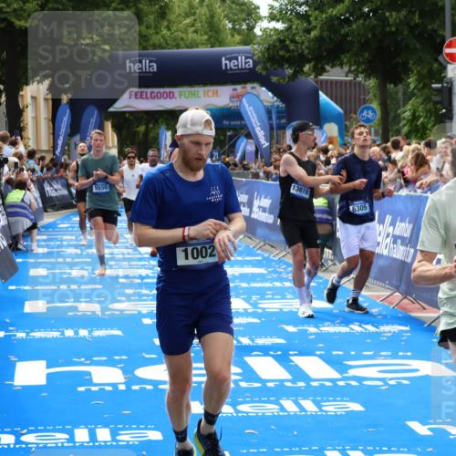 29.06.2025 - hella hamburg halbmarathon Zöllner http://msf.ph/oto/8191397 29.06.2025 10:34:28 Ziel 1002, 5550, 6305, 9686, 13618, 16417, 18099 meine-sportfotos.de