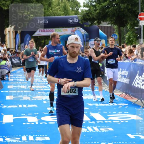 29.06.2025 - hella hamburg halbmarathon Zöllner http://msf.ph/oto/8191437 29.06.2025 10:34:29 Ziel 1002, 5550, 6305, 9686, 13618, 16417, 18099 meine-sportfotos.de