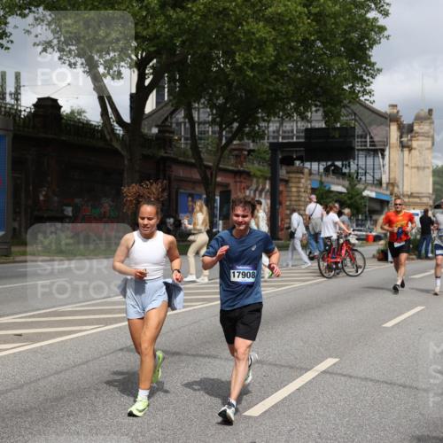 29.06.2025 - hella hamburg halbmarathon Yannick Fuchs http://msf.ph/oto/8191556 29.06.2025 10:43:59 20KM 1216, 2516, 2788, 2878, 3414, 3543, 3562, 3692, 4247, 4933, 5447, 5978, 6115, 6125, 6282, 7100, 7332, 7657, 8437, 8454, 8576, 8689, 8813, 8899, 8921, 9031, 9200, 9491, 9551, 9597, 9723, 9965, 10189, 10480, 11339, 11975, 12035, 12203, 12271, 12733, 13159, 13225, 13463, 13690, 13976, 14562, 14794, 14838, 15519, 15620, 15966, 16403, 16738, 16843, 16877, 16887, 17001, 17282, 17908, 18350, 18451, 18926, 18960, 19109 meine-sportfotos.de