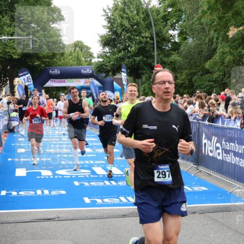 29.06.2025 - hella hamburg halbmarathon Zöllner http://msf.ph/oto/8191635 29.06.2025 10:44:54 Ziel 1941, 2098, 2970, 3004, 3098, 3785, 4425, 4915, 7056, 7167, 7325, 9720, 12161, 16834, 17406, 18631, 19207, 19210 meine-sportfotos.de