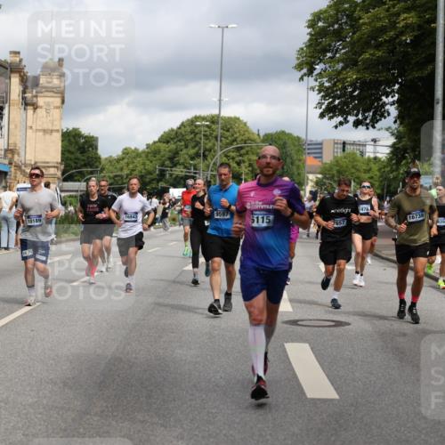 29.06.2025 - hella hamburg halbmarathon Yannick Fuchs http://msf.ph/oto/8191684 29.06.2025 10:44:00 20KM 1216, 2516, 2788, 2878, 3414, 3543, 3562, 3692, 3852, 4247, 4933, 5447, 5978, 6115, 6125, 6282, 7100, 7657, 8437, 8454, 8576, 8689, 8813, 8899, 8921, 9031, 9200, 9303, 9491, 9551, 9597, 9723, 9965, 10189, 10480, 11339, 11975, 12035, 12203, 12271, 12733, 13159, 13225, 13463, 13690, 13976, 14562, 14794, 14838, 15519, 15620, 15966, 16000, 16403, 16738, 16843, 16877, 16887, 17001, 17282, 17908, 18229, 18350, 18451, 18926, 18960, 19109 meine-sportfotos.de
