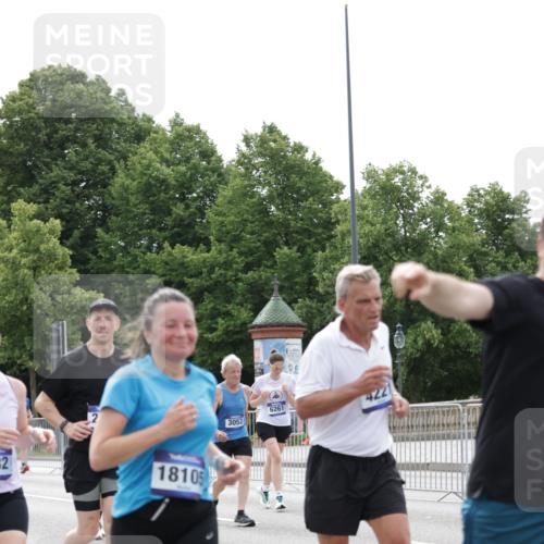 29.06.2025 - hella hamburg halbmarathon Jannik Wohlers http://msf.ph/oto/8191691 29.06.2025 10:24:15 Lombardsbrücke 1352, 1395, 2280, 2944, 3053, 3099, 3113, 3132, 3421, 4111, 4221, 5138, 5829, 5830, 6261, 6570, 10907, 11651, 11816, 11817, 12070, 12303, 13111, 13113, 13638, 14898, 15124, 15796, 15975, 17535, 18105, 19080 meine-sportfotos.de