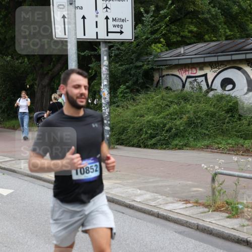 29.06.2025 - hella hamburg halbmarathon Yannick Fuchs http://msf.ph/oto/8191722 29.06.2025 10:31:14 20KM 1385, 1571, 2121, 2774, 3809, 3959, 5961, 6915, 6993, 7831, 8084, 8121, 9313, 10404, 10852, 11120, 11304, 11620, 12051, 12168, 12916, 13991, 14075, 14601, 14622, 15348, 15621, 16158, 17078, 17192, 17217, 18038, 18156, 18733 meine-sportfotos.de
