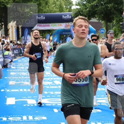 29.06.2025 - hella hamburg halbmarathon Zöllner http://msf.ph/oto/8191908 29.06.2025 10:34:33 Ziel 1644, 6305, 7534, 9686, 11230, 11661, 13618, 18099 meine-sportfotos.de