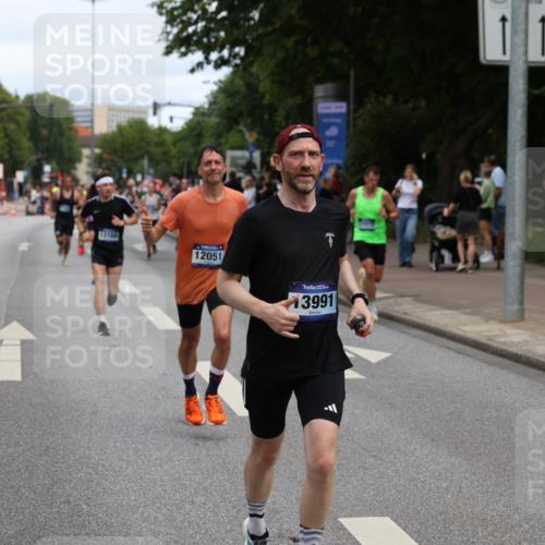 29.06.2025 - hella hamburg halbmarathon Yannick Fuchs http://msf.ph/oto/8191971 29.06.2025 10:31:15 20KM 1385, 1571, 2121, 2774, 3809, 3959, 5961, 6915, 7831, 8084, 8121, 9313, 10404, 10852, 11120, 11304, 11620, 12051, 12168, 12916, 13991, 14075, 14601, 14622, 15621, 16158, 17078, 17192, 17217, 18038, 18156, 18733 meine-sportfotos.de