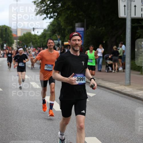 29.06.2025 - hella hamburg halbmarathon Yannick Fuchs http://msf.ph/oto/8191985 29.06.2025 10:31:15 20KM 1385, 1571, 2121, 2774, 3809, 3959, 5961, 6915, 7831, 8084, 8121, 9313, 10404, 10852, 11120, 11304, 11620, 12051, 12168, 12916, 13991, 14075, 14601, 14622, 15621, 16158, 17078, 17192, 17217, 18038, 18156, 18733 meine-sportfotos.de