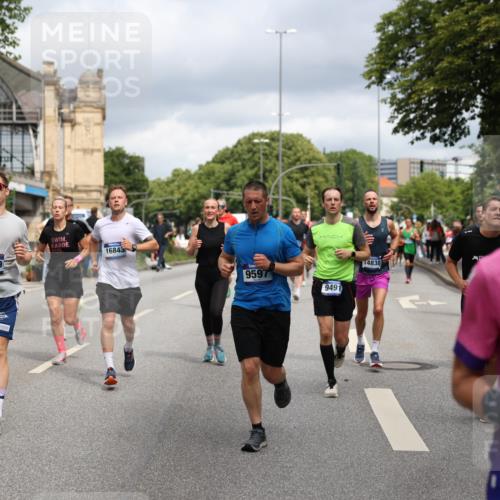 29.06.2025 - hella hamburg halbmarathon Yannick Fuchs http://msf.ph/oto/8191994 29.06.2025 10:44:02 20KM 1216, 1321, 2020, 2234, 2516, 2788, 2878, 3414, 3543, 3562, 3692, 3852, 4247, 4933, 5447, 5978, 6115, 6125, 6282, 7100, 7657, 8454, 8576, 8689, 8813, 8899, 8921, 9031, 9200, 9303, 9491, 9551, 9597, 9723, 9965, 10189, 10480, 11339, 11975, 12035, 12203, 12271, 12733, 13159, 13225, 13282, 13463, 13976, 14562, 14794, 14838, 15519, 15620, 15966, 16000, 16403, 16738, 16843, 16877, 16887, 17001, 17282, 17908, 18229, 18350, 18451, 18960 meine-sportfotos.de