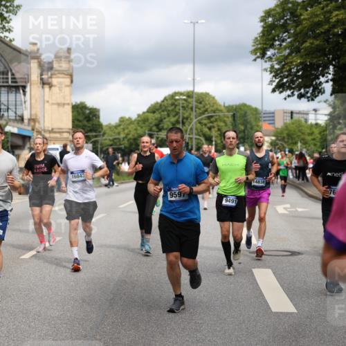 29.06.2025 - hella hamburg halbmarathon Yannick Fuchs http://msf.ph/oto/8192039 29.06.2025 10:44:02 20KM 1216, 1321, 2020, 2234, 2516, 2788, 2878, 3414, 3543, 3562, 3692, 3852, 4247, 4933, 5447, 5978, 6115, 6125, 6282, 7100, 7657, 8454, 8576, 8689, 8813, 8899, 8921, 9031, 9200, 9303, 9491, 9551, 9597, 9723, 9965, 10189, 10480, 11339, 11975, 12035, 12203, 12271, 12733, 13159, 13225, 13282, 13463, 13976, 14562, 14794, 14838, 15519, 15620, 15966, 16000, 16403, 16738, 16843, 16877, 16887, 17001, 17282, 17908, 18229, 18350, 18451, 18960 meine-sportfotos.de