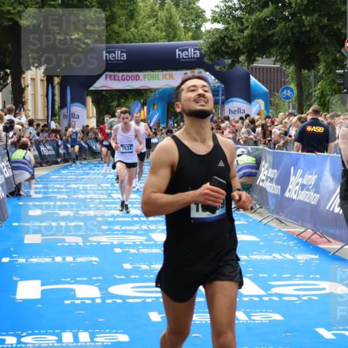 29.06.2025 - hella hamburg halbmarathon Zöllner http://msf.ph/oto/8192047 29.06.2025 10:34:34 Ziel 1644, 6305, 7534, 11230, 11661, 13618, 18099 meine-sportfotos.de
