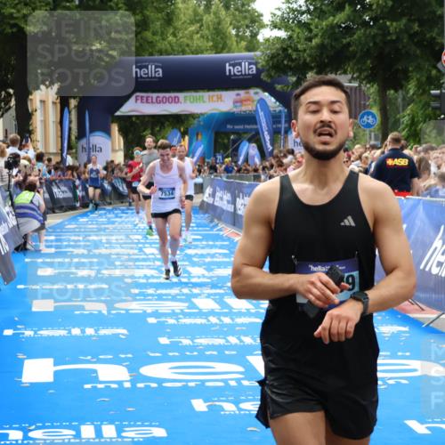 29.06.2025 - hella hamburg halbmarathon Zöllner http://msf.ph/oto/8192061 29.06.2025 10:34:34 Ziel 1644, 6305, 7534, 11230, 11661, 13618, 18099 meine-sportfotos.de