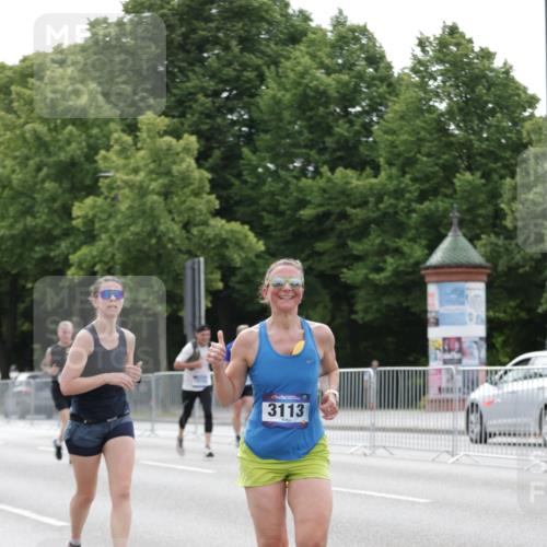 29.06.2025 - hella hamburg halbmarathon Jannik Wohlers http://msf.ph/oto/8192223 29.06.2025 10:24:17 Lombardsbrücke 1352, 1395, 2108, 2280, 2944, 3053, 3099, 3113, 3132, 3421, 4111, 4221, 4444, 5138, 5829, 5830, 6261, 6570, 10907, 11651, 11816, 11817, 12070, 12303, 13111, 13113, 13638, 14898, 15124, 15796, 15975, 17535, 18105, 19080 meine-sportfotos.de