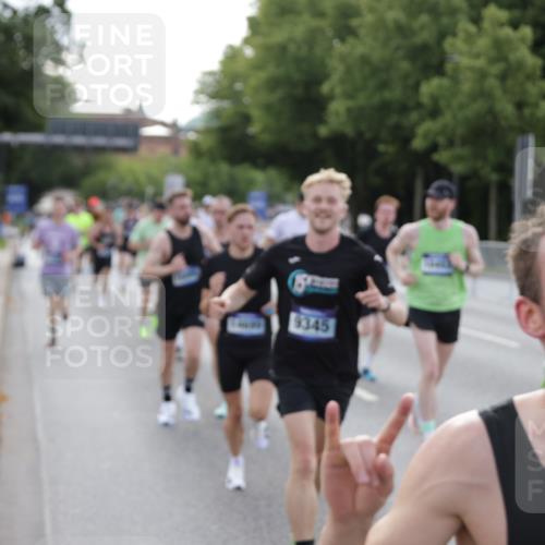 29.06.2025 - hella hamburg halbmarathon Jannik Wohlers http://msf.ph/oto/8192351 29.06.2025 09:45:39 Lombardsbrücke 1080, 1894, 2460, 2525, 3809, 4463, 4812, 6169, 6495, 6878, 7055, 7186, 7880, 8062, 9345, 10270, 10453, 10484, 11199, 11282, 12189, 12681, 13167, 13686, 13754, 14167, 14293, 14548, 14699, 15054, 15115, 15326, 15507, 15689, 15835, 16148, 16507, 16580, 16695, 16963, 17056, 17322, 17691, 17768, 18854, 19022, 19118 meine-sportfotos.de