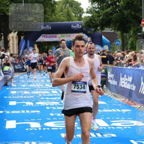 29.06.2025 - hella hamburg halbmarathon Zöllner http://msf.ph/oto/8192405 29.06.2025 10:34:38 Ziel 16148, 1644, 6169, 7534, 11230, 11661, 15887, 16148, 18026 meine-sportfotos.de